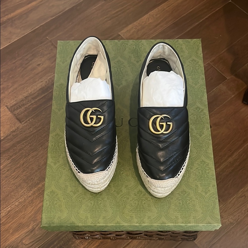 Gucci Black and White Loafers Slip-Ons